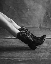 Cargar imagen en el visor de la galería, Hannah Black (MTO)