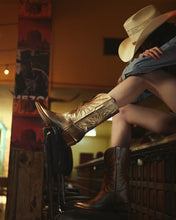 Cargar imagen en el visor de la galería, Mezcal True Gold